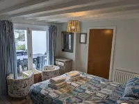 Luxury beach-front House with fantastic sea views in Woolacombe with parking Hotels in Woolacombe