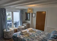 Luxury beach-front House with fantastic sea views in Woolacombe with parking