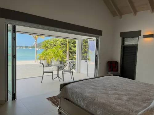 Luxurious beachfront villa with private pool