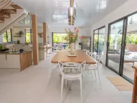 Villa fully equipped, for 8, swimming pool, 4 air-conditioned bedrooms 帕奧帕奧酒店