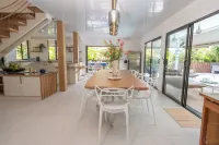 Villa fully equipped, for 8, swimming pool, 4 air-conditioned bedrooms