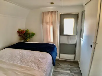 1BR Tiny Home RV Camper Unit Castro Valley Sunset View附近的飯店
