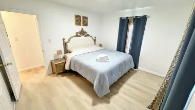 Spacious 4-bedroom house and 2-bathrooms in charming Whittier with WiFi, AC Các khách sạn gần Whittier Hospital Medical Center
