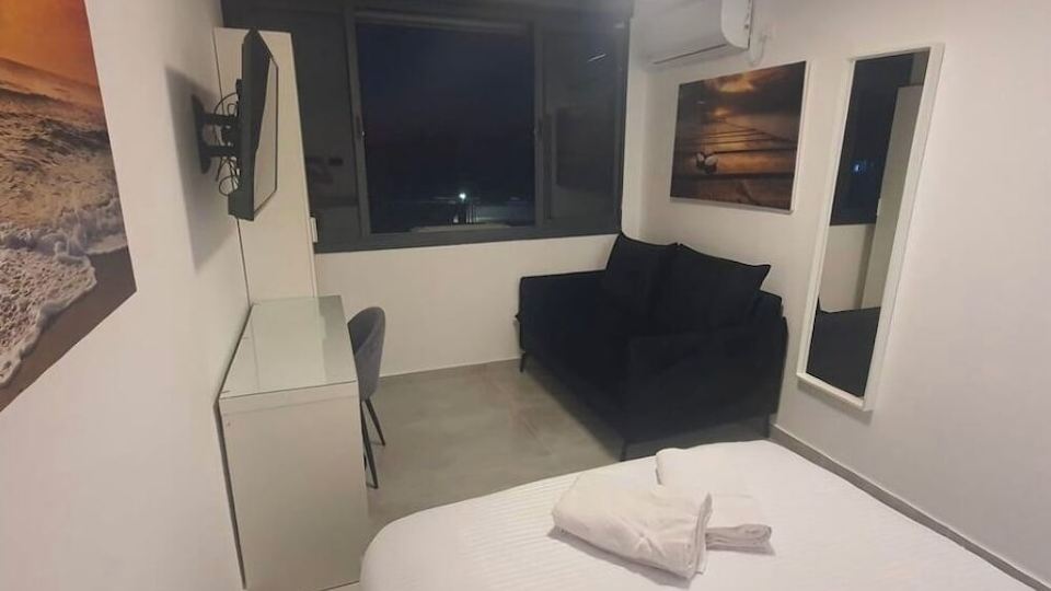 Charming 1-bedroom apartment in delightful Bat Yam with AC, WiFi
