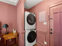 The Monarch - charming cottage in prime downtown Jacksonville w/AC + luxury bath Hotels in Jacksonville