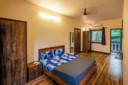 20 Mins From Sunburn, Charming 1BHK Apt in Siolim Отели в г. Сиолим