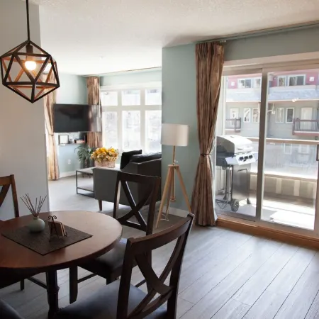 Exclusive Canmore Retreat: Mountain View Apartment Steps from Downtown