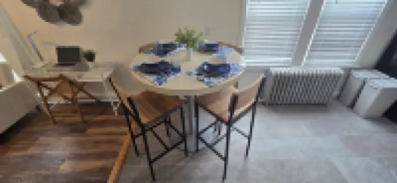 Cozy 2 Bedroom, Near NYC, Easy Parking