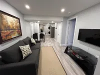 Whitby Gateway - 2BR 3BD 2WR Kitchen Laundry Hotels in Whitby