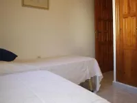 Knus 2-slaapkamer Appartement met Prachtig Uitzicht en Zwembad!