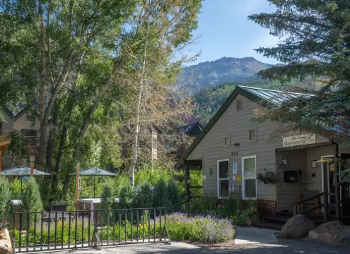 山邊旅館113一臥室公寓，由阿爾卑斯洛奇特柳萊德提供