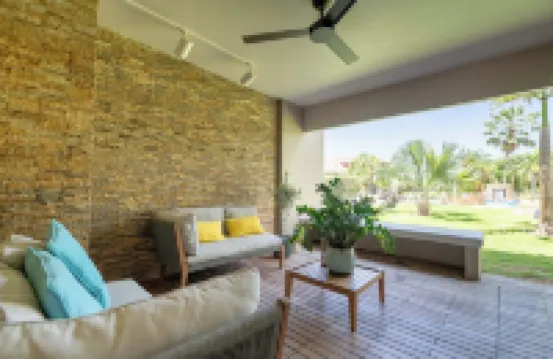 Eagle Beach Luxury House, Walking Distance to the Beach