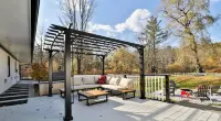 Mountain Serenity - brand new hot tub - fire pit Hotels in Lexington