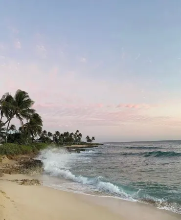 Spacious 4-bedroom house 5 minutes from beach