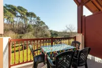 Seaside apartment, park, heated swimming pool, tennis court