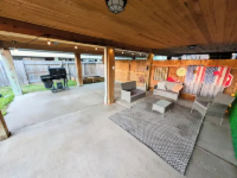 Coastal Home with Neighborhood Fishing Pier 利格城酒店