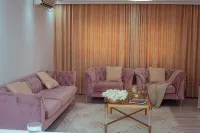 2-bedroom apartment in charming Kilamba with WiFi, AC. Relax and enjoy Hotels in Belas