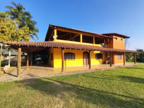 Farm for 13 people, with swimming pool, gourmet area Hotels in Cachoeiras de Macacu
