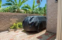 Manneh Vacation Home Hotels in Brusubi