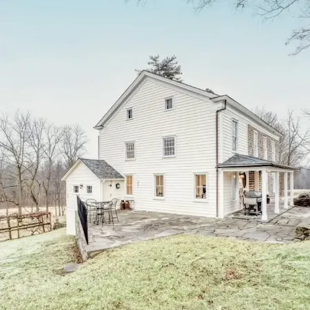 Waterfront catskills farmstay in a 19th Century historic home on an Alpaca Farm