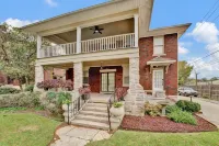 Charming 2-BR apt 4 min to hospital, free WiFi, in Memphis Midtown, free parking