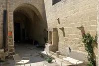 Old courtyard house in the village Hotels in Vernole
