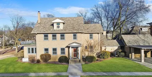 Downtown Ottawa Retreat: Sleeps 15, Heated Indoor Pool, Hot Tub, Sauna, 5BR/4BA