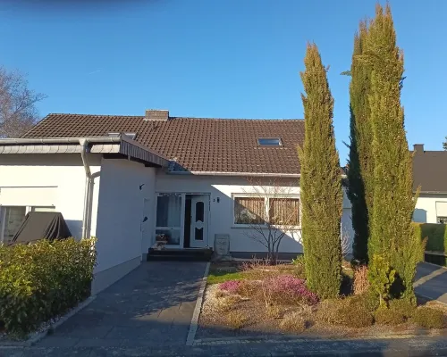 78 sqm fully equipped apartment with large terrace in a quiet location Hotels in Euskirchen