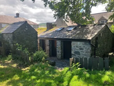 Cwt Clyd-Shepherd’s Hut Hotel a 