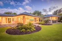 Ocean Views and Lush Gardens - Luxurious Beachfront Haven Hotels in Kalihiwai