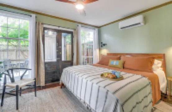 Private Spa & Seawall: Dog-Friendly Galveston Gem
