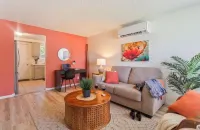 Full Kitchen - Cozy 2 Br with King Bed - Hospital & Hanford Super Close.