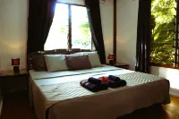 เมาอิ ครีก บูเรส - ติดทะเล
