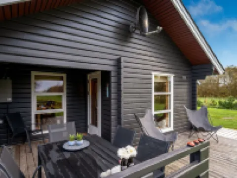 "Engeline" - 300m to the Fjord