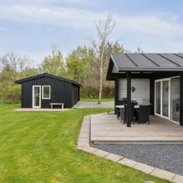 "Merrit" - 350m from the sea