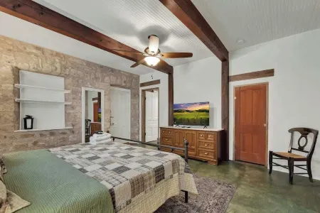 Historic & Remodeled Sunday Haus-5 Mins to Dtown!