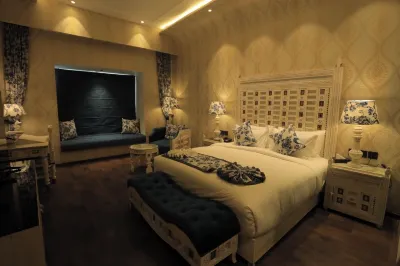 THE ROYAL VENETIAN Hotels near CHULKANA DHAM