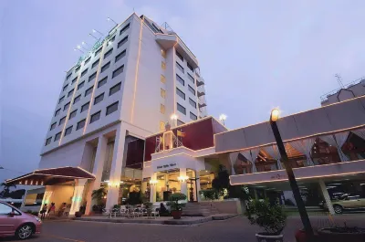 路易斯酒館-曼谷 LAK SI附近的飯店