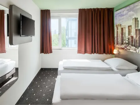 B&B HOTEL Frankfurt-West