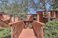 Updated Ruidoso Mountain Escape w/ Deck & Balcony! -  Ferienwohnungen