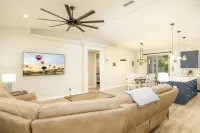 Gorgeous Lake House with a RV/Boat Air-Conditioned Garage