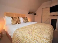 SpringCottage  in the Cotswolds lovingly restored period property & pet friendly