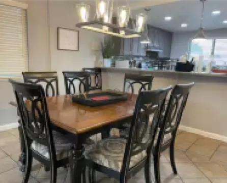 3-bedroom townhome in tranquil Modesto with AC