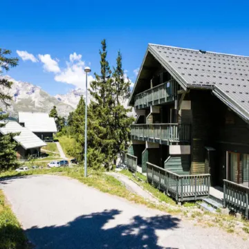 Apartment in Joue du Loup Near Mountains Отели в г. Ле Деволюи
