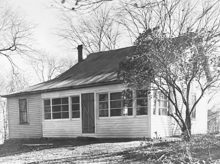 The Hill House. A Peaceful Lake Home on the Shoreline of Mille Lacs Lake.