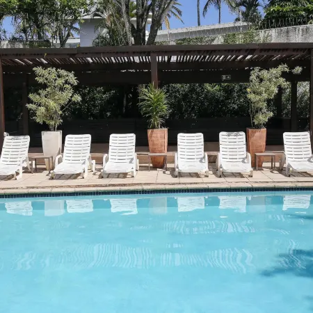 Golden Tulip Guarujá - Antigo Delphin Surf Hotel