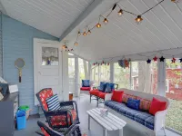 Spacious Lakeside Cottage - 2 Miles to Marblehead! Hotele w: Marblehead