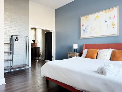 Washington A / Stylish 1BR/1BA Downtown Apt