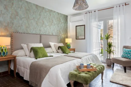 House with pool  & parking Albaicín. San Nicolas