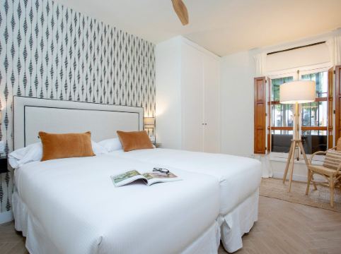 Bright apartment in Seville. Plaza Santa Cruz